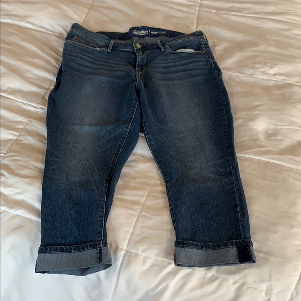 Levi capri